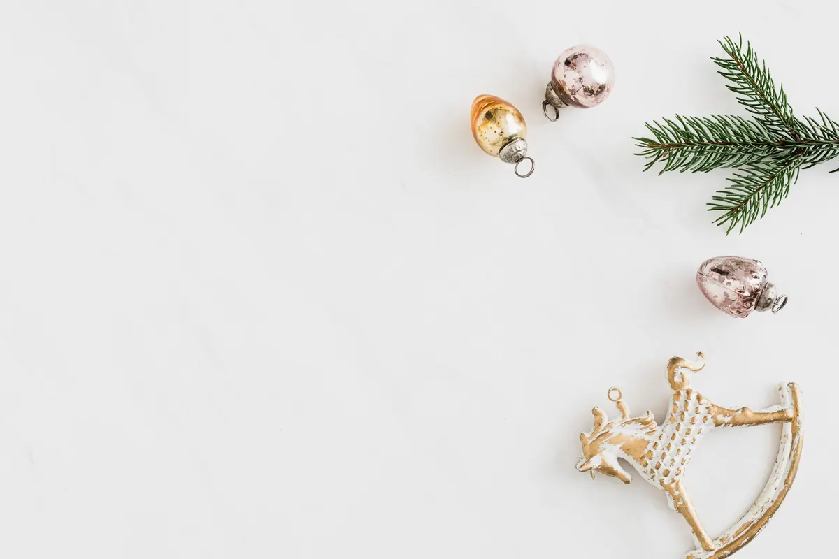 The Difference Between British and Scandinavian Christmas Decor (and How to Blend Them)